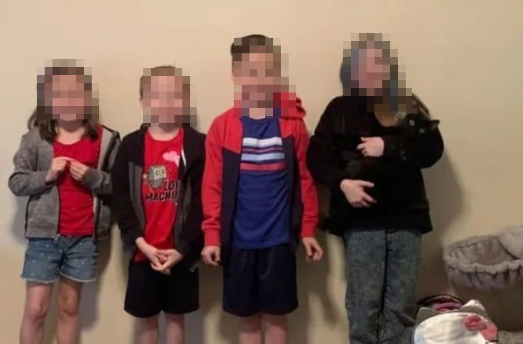 Non si vedono da settimane, madre e 4 bimbi trovati morti in casa a New York: “Avvelenati dalla nonna”