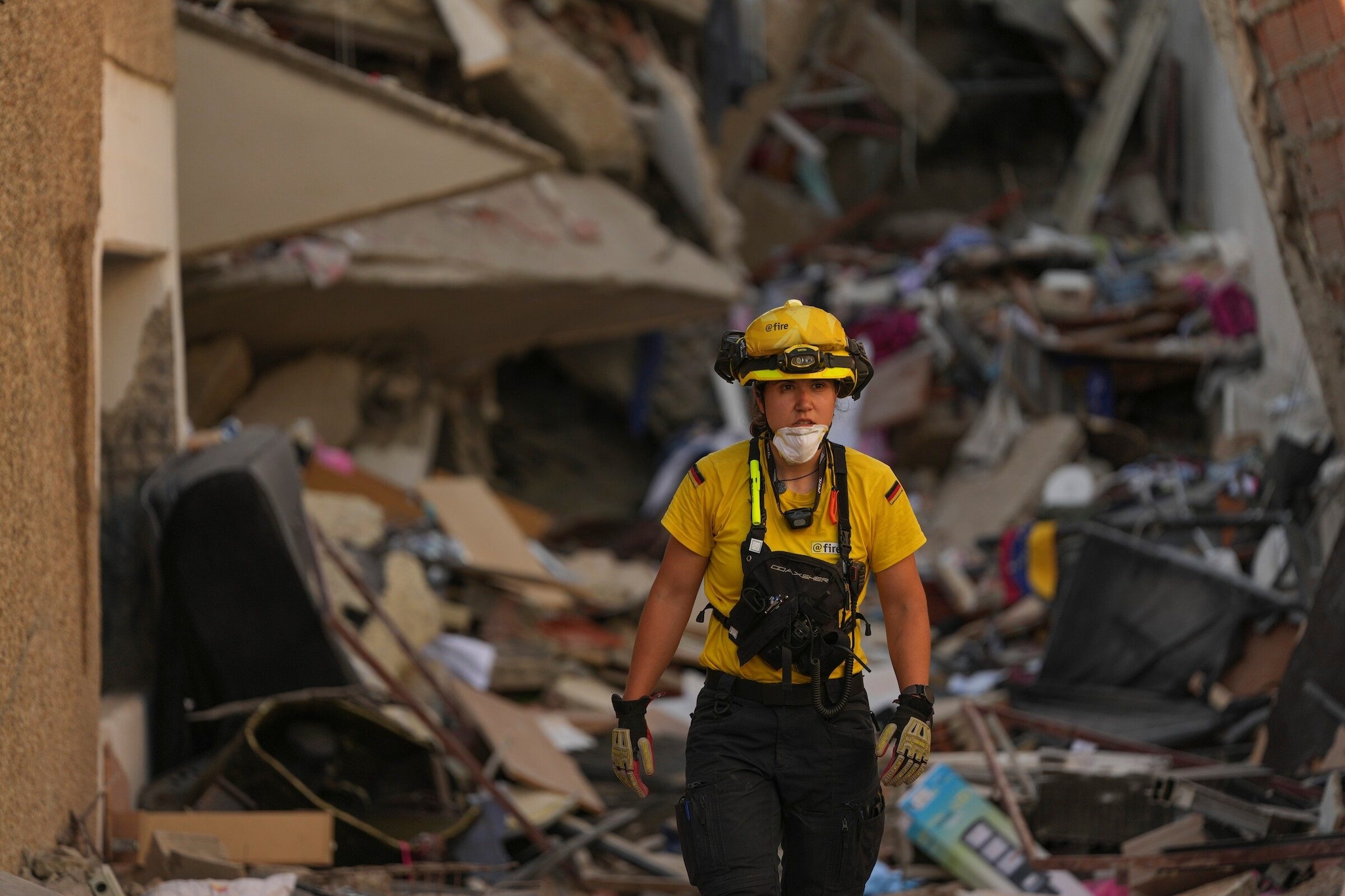 Terremoto in Venezuela, padre e figlio adolescente estratti vivi dalle macerie 4 giorni dopo il sisma