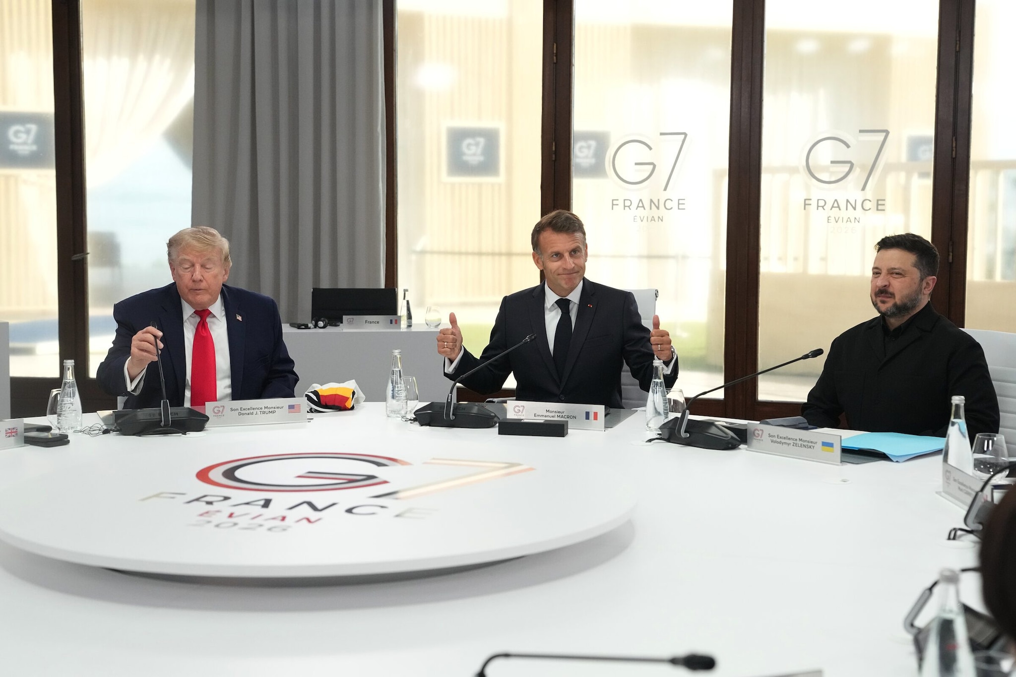 Iran, Trump: "Bombardare ancora sarebbe stato da stupidi, Hormuz non avrebbe riaperto": news in diretta