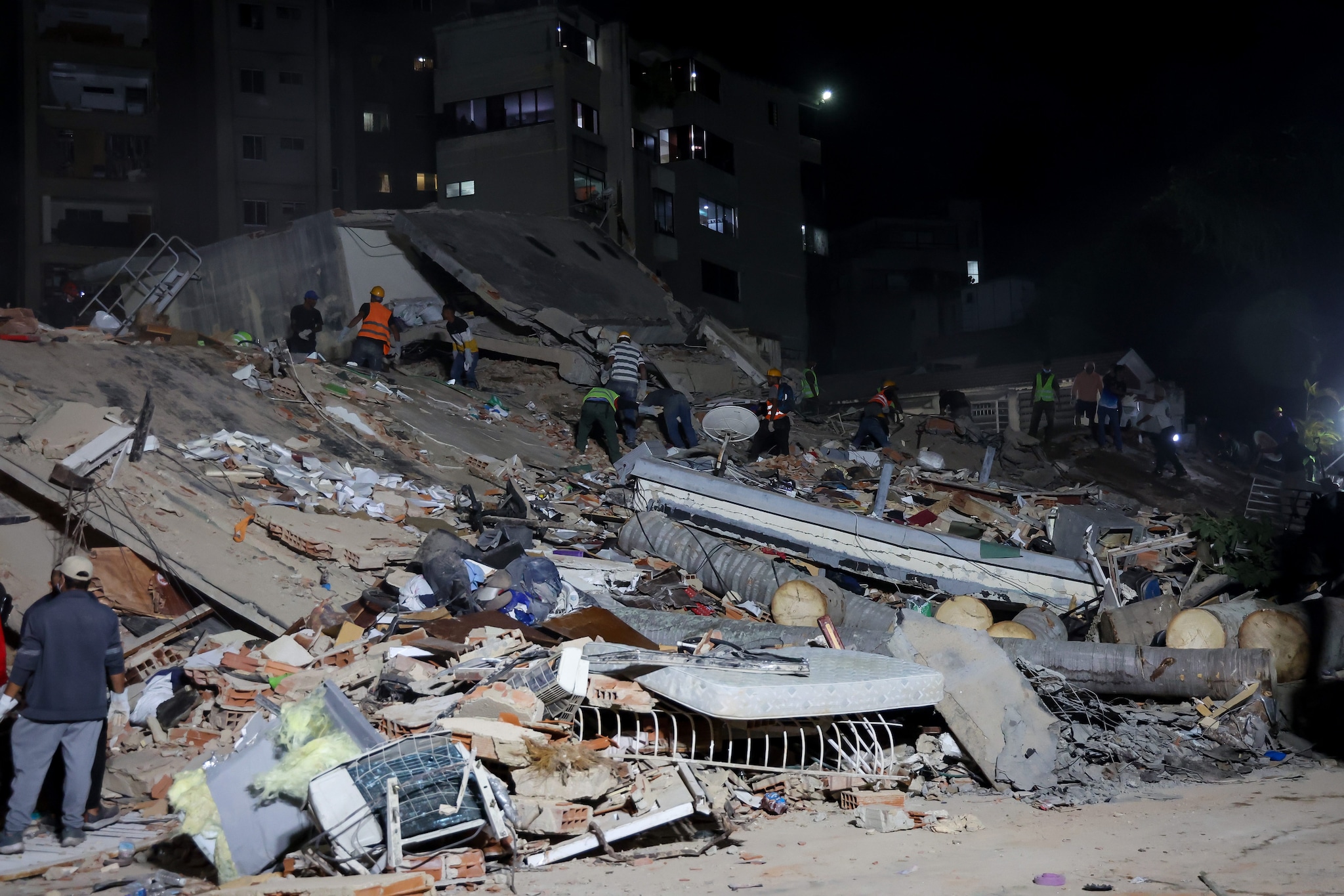 Terremoto in Venezuela in diretta, oltre 40mila dispersi: 235 morti, tra le vittime anche un italiano