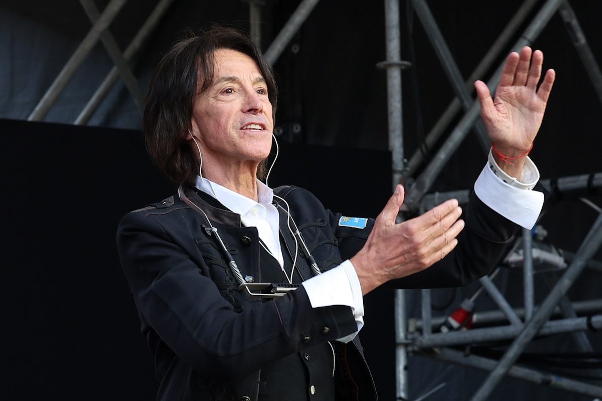 Alberto Fortis: "Cambiai Settembre all'ultimo e diventò una hit. In discografia più Caselli e meno scaldasedie"