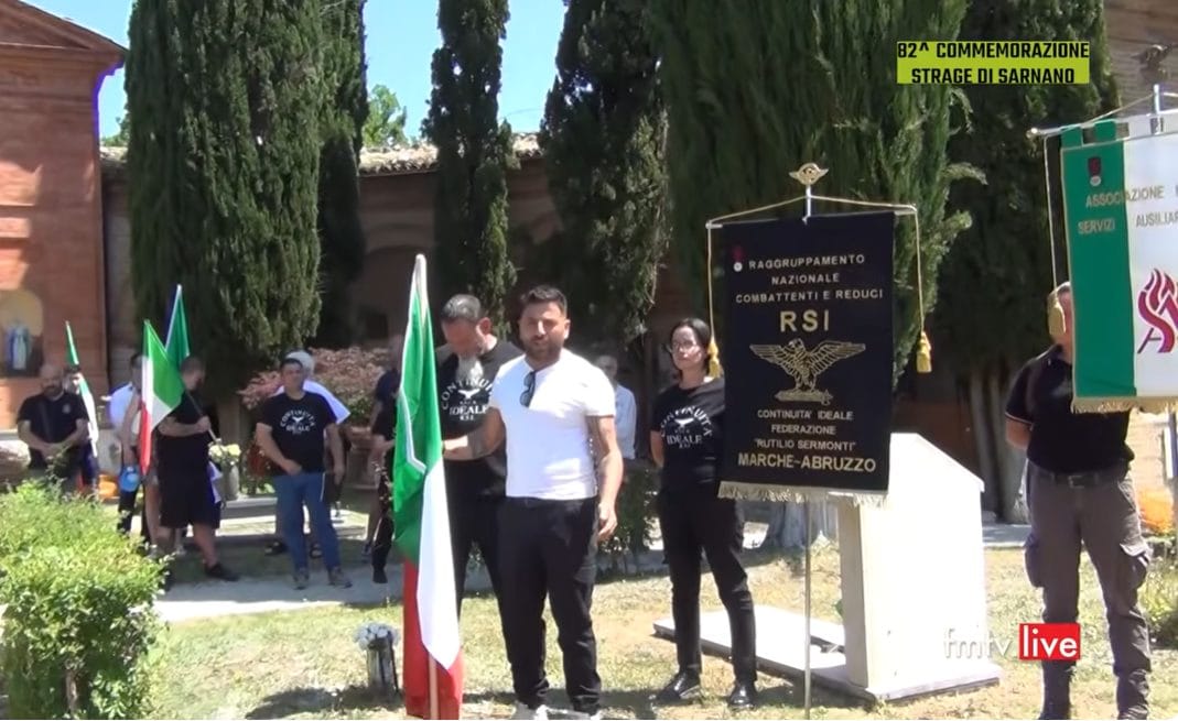 Marche, commemorazione di estrema destra con il consigliere di Forza Italia. Il sindaco: “Leggerezza, si scusi”