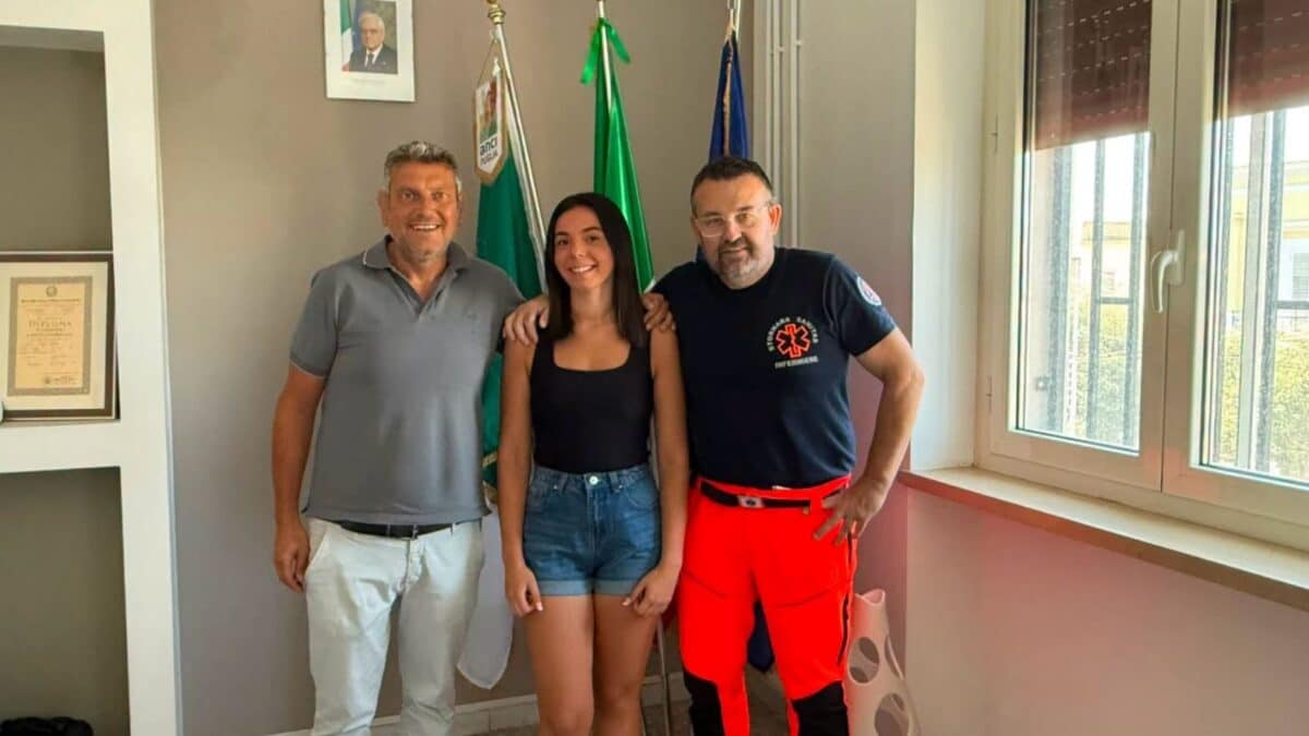 Anastasia Tripputo col sindaco di Stornara