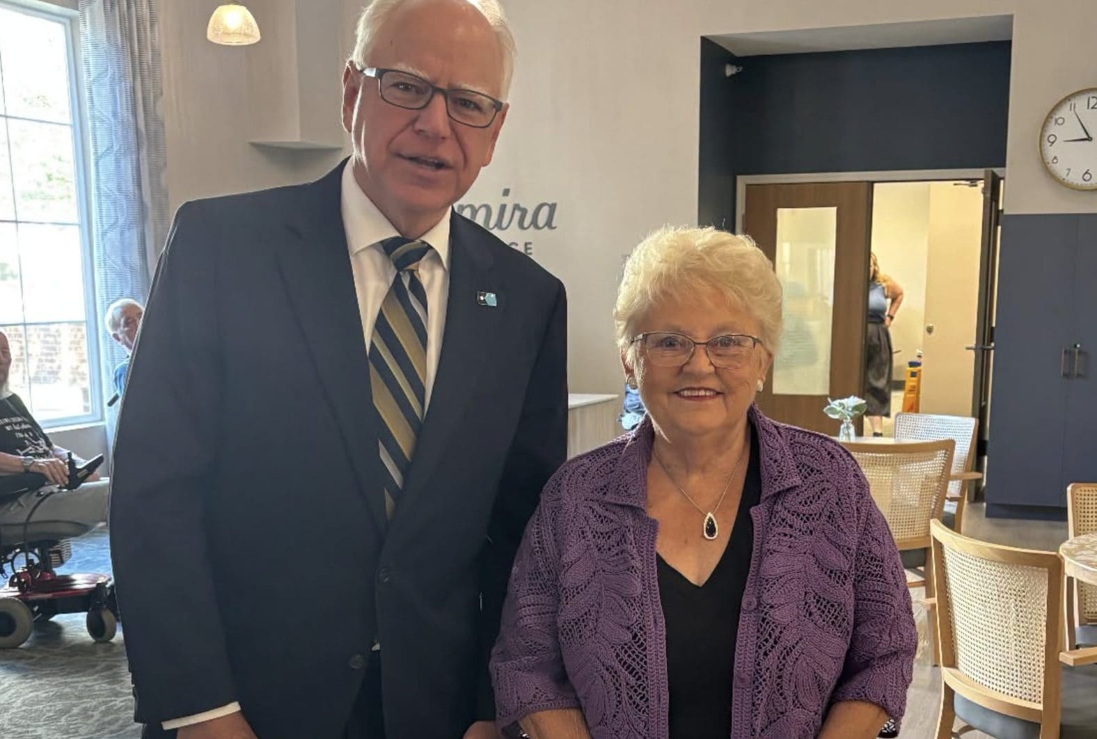 Minnesota, a 82 anni Anita Le Brun fa cambiare la legge sugli alcolici nelle case di riposo: "Adoro l'Happy Hour"