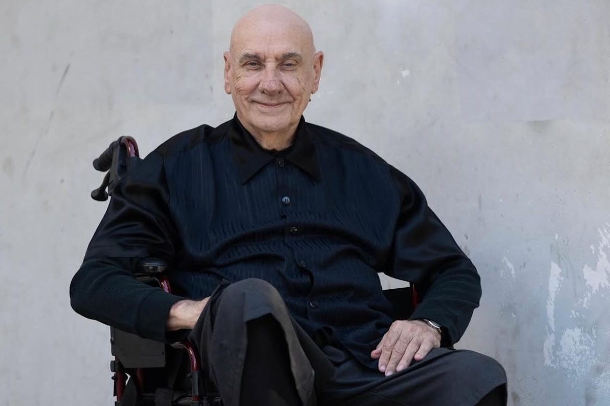 Bill Ward dei Black Sabbath si mostra in sedia a rotelle: "Ve lo annuncio con tristezza, ma non sono malato"