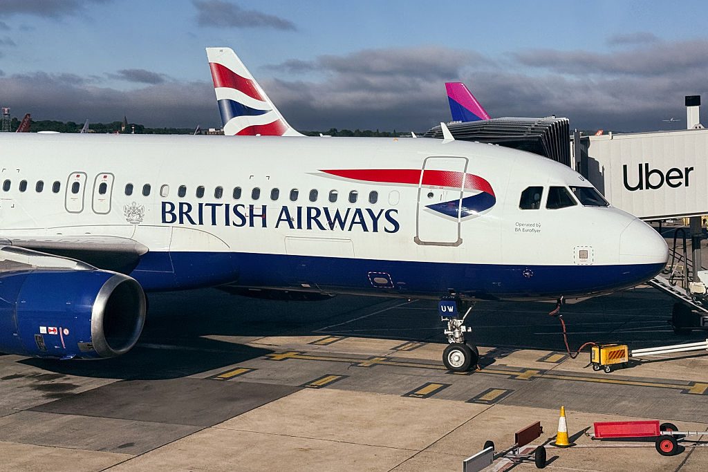 Aereo della British Airways perde quota e rischia di precipitare su Londra: "Sfiorata grave collisione"