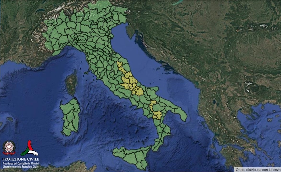 Maltempo, allerta meteo gialla domani 6 luglio per pioggia e temporali: le regioni colpite