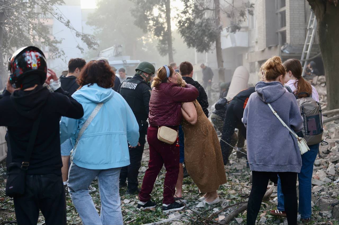 Raid russi in Ucraina, bambini tra le vittime. Tusk denuncia violazione dello spazio aereo polacco