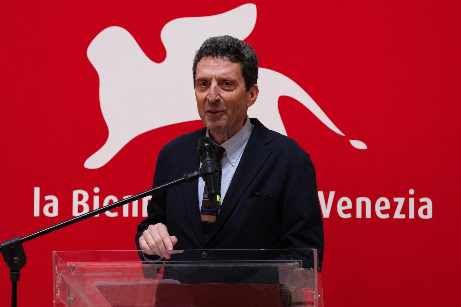 L'Ue taglia i fondi da 2 milioni di euro alla Biennale di Venezia dopo il caso del padiglione russo