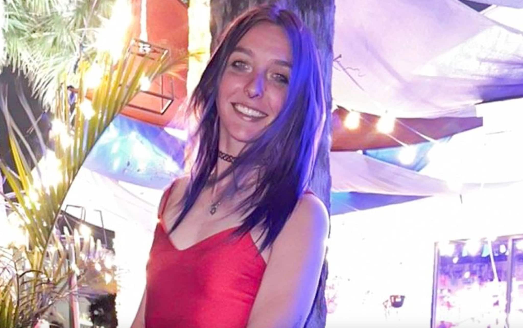 Sbranata dall'alligatore mentre si rinfresca nel fiume: Brittany muore a 31 anni davanti al fidanzato in Florida