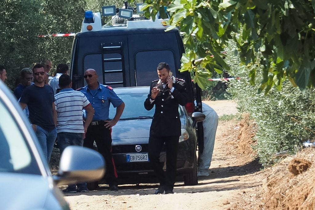 Trovato corpo carbonizzato in campagna a Codroipo: accanto alla salma una tanica di benzina e un accendino