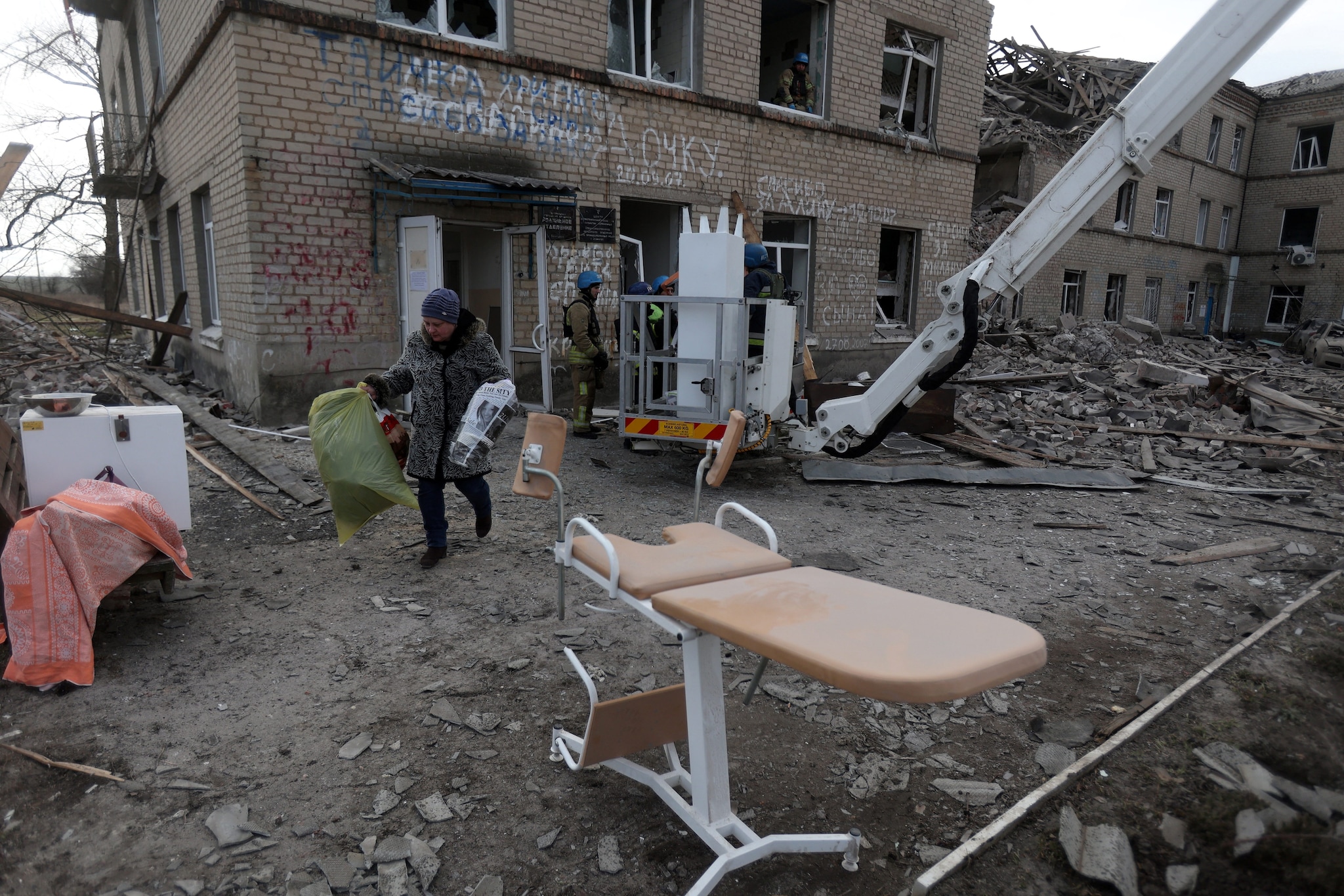 La Russia sta attaccando deliberatamente il sistema sanitario ucraino, Msf: "Sono crimini di guerra"