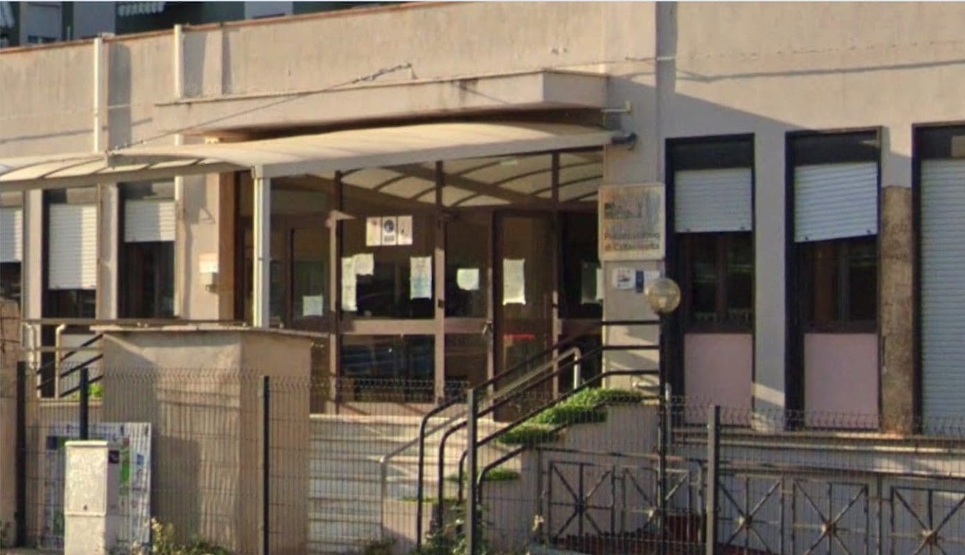 Medico rifiuta visita alla paziente e la rinchiude in guardia medica a Caltanissetta: ricoverato in Psichiatria
