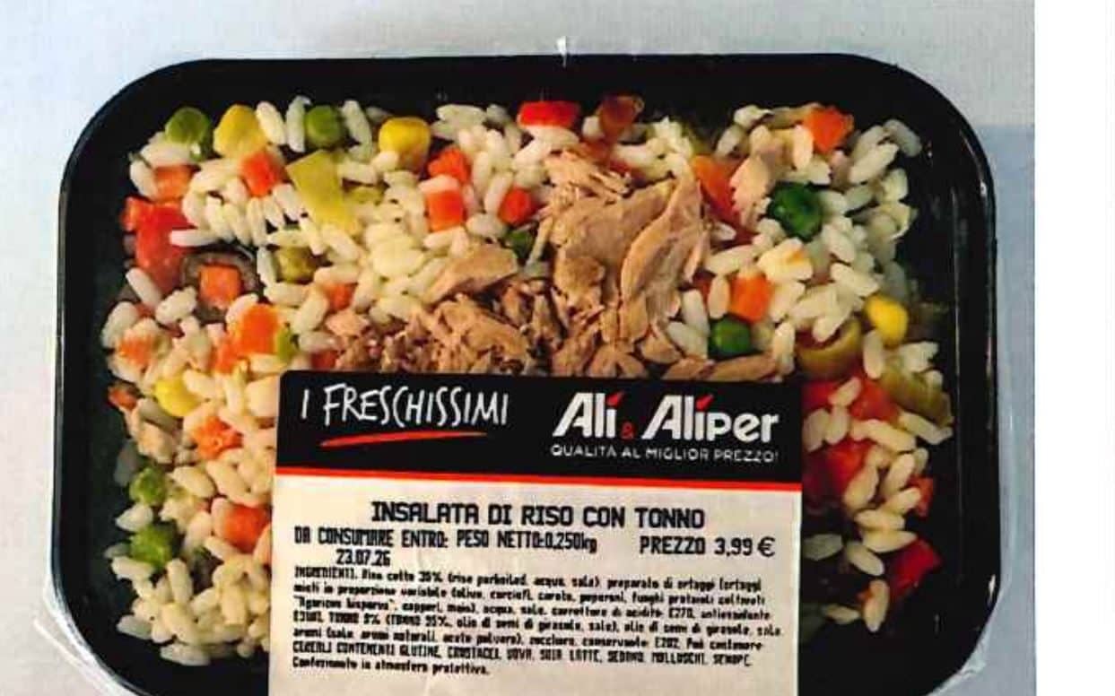 Allarme Listeria, richiamati diversi lotti di Insalata di riso confezionata: gli avvisi del Ministero della salute