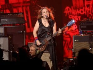Morta Jennifer Finch, bassista delle L7