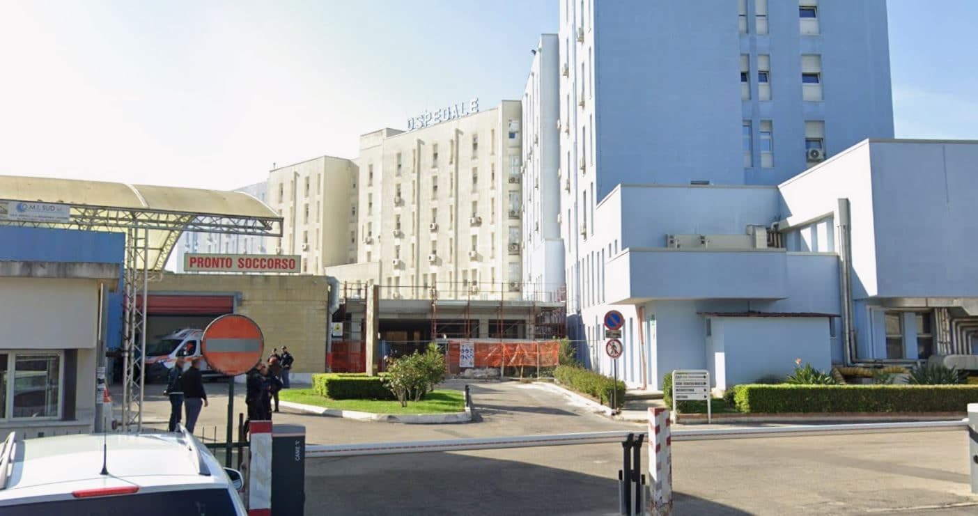 Paziente scompare dal reparto geriatrico a Crotone, trovato 10 ore dopo nei sotterranei: "Nessuno l'ha visto"