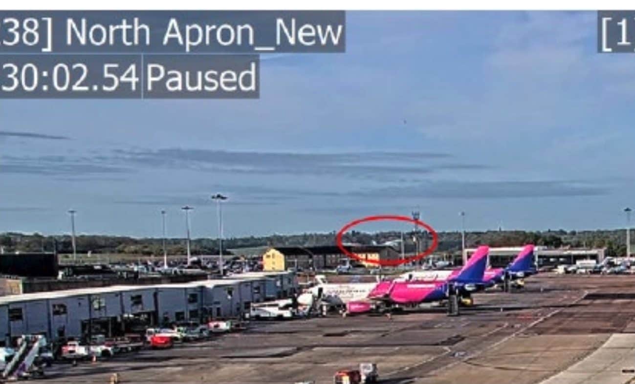Piloti sbagliano i calcoli, aereo Wizz Air supera la pista a soli 4 metri di altezza: tragedia sfiorata per 2 secondi