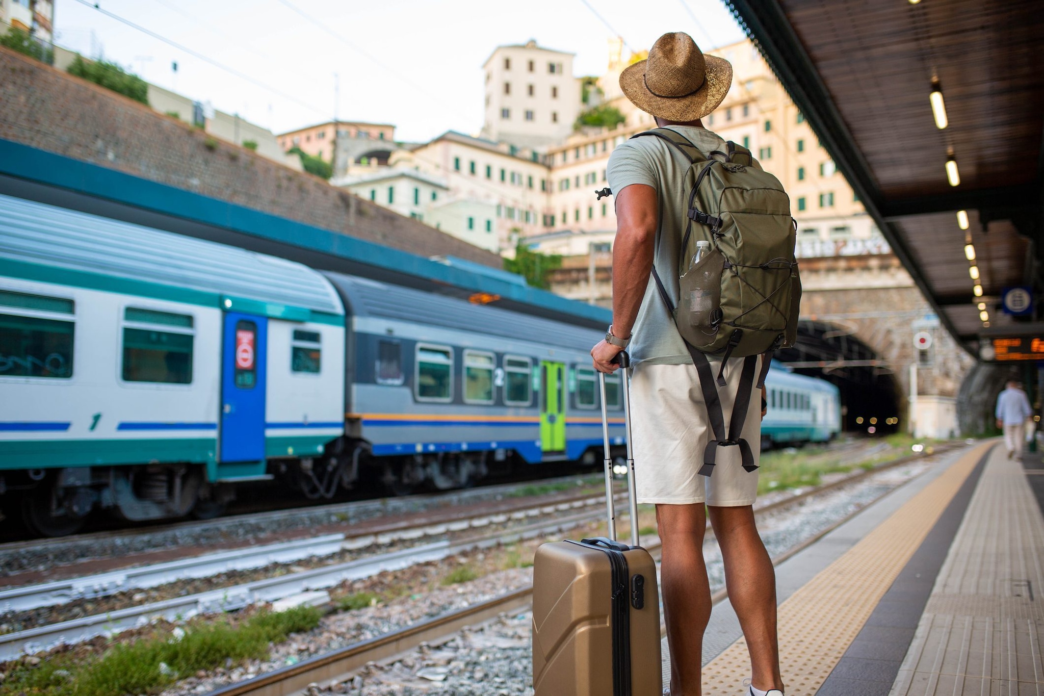 Doppio sciopero in arrivo il 21 e 23-24 luglio, si fermano treni e aerei: orari, modalità e fasce di garanzia