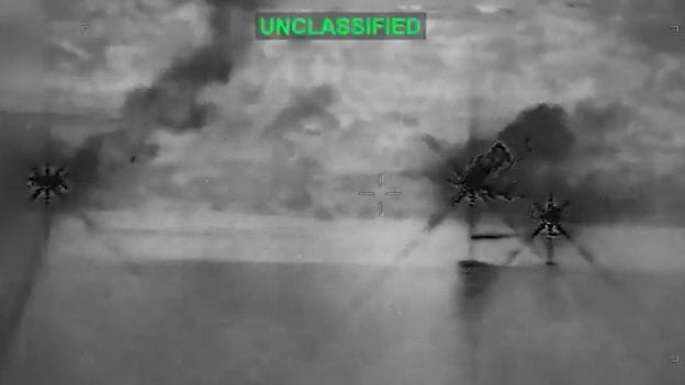 Iran, la guerra in diretta: Usa attaccano, Teheran risponde: “Colpite basi statunitensi in Kuwait e Bahrein”