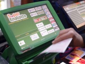 Vincite al SuperEnalotto a Roma e Genova