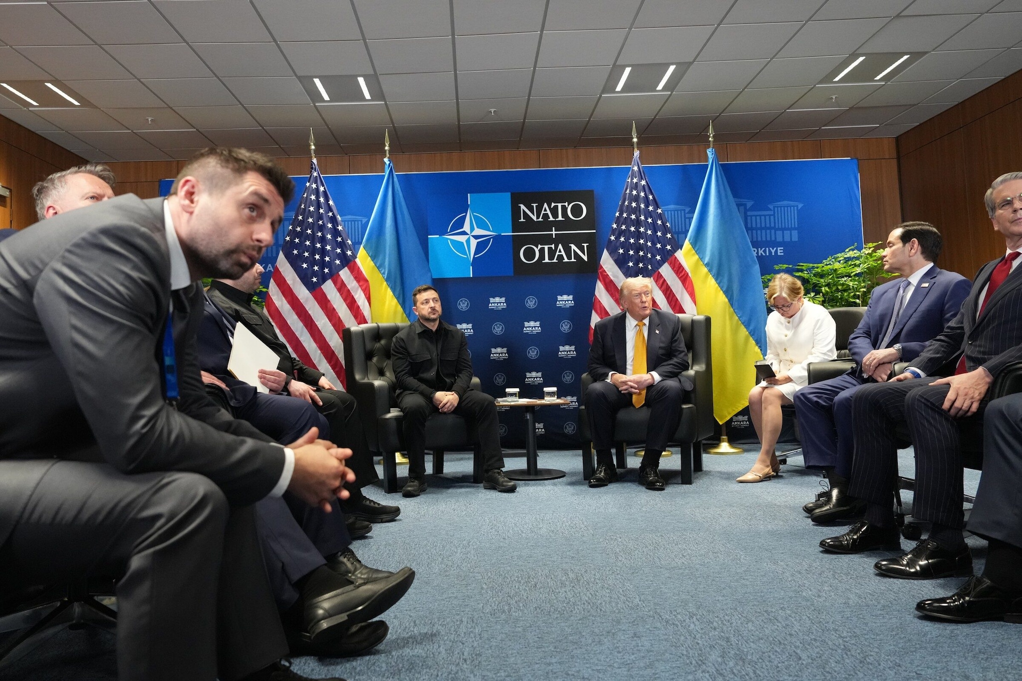 “Putin ha perso la scommessa sull'isolamento di Kiev”: la Nato punta sull'Ucraina dopo il vertice di Ankara