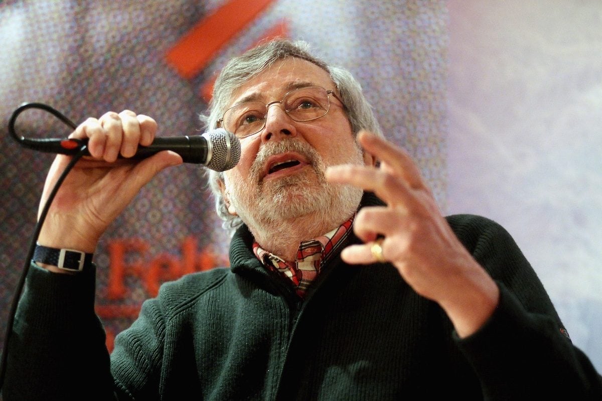 È morto Francesco Guccini all'età di 86 anni, è stato uno dei più grandi cantautori e intellettuali italiani
