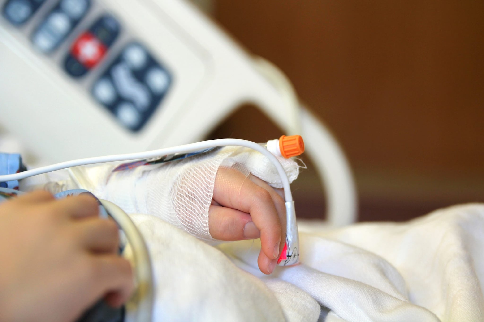 I genitori della bimba morta per difterite denunciano i medici dei tre ospedali a cui si erano rivolti