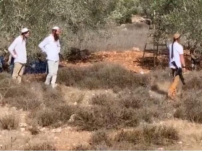 Cisgiordania, ucciso il 17enne Karim Shalaldeh durante scontri con coloni israeliani: grave un 70enne, Idf indaga
