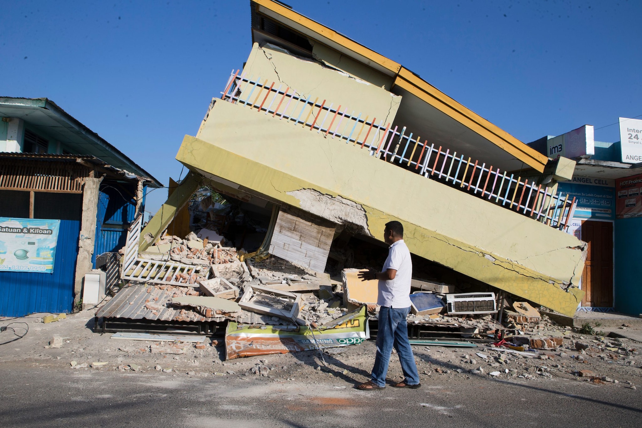Nuovo terremoto in Indonesia, scossa di magnitudo 5.6: 700 gli italiani bloccati, oltre 5mila sfollati