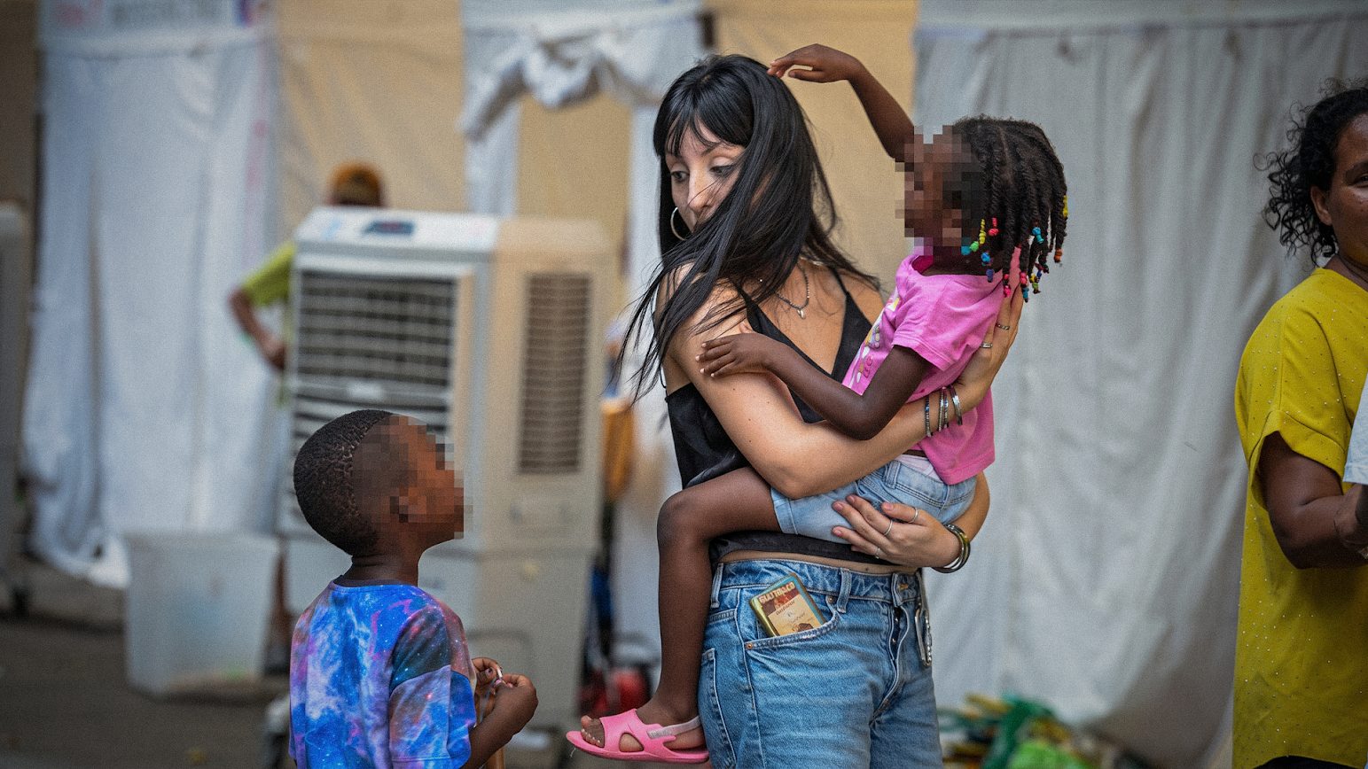 L'ultima famiglia di Spin Time per ora ha trovato casa: intanto la comunità prepara il ritorno nel palazzo