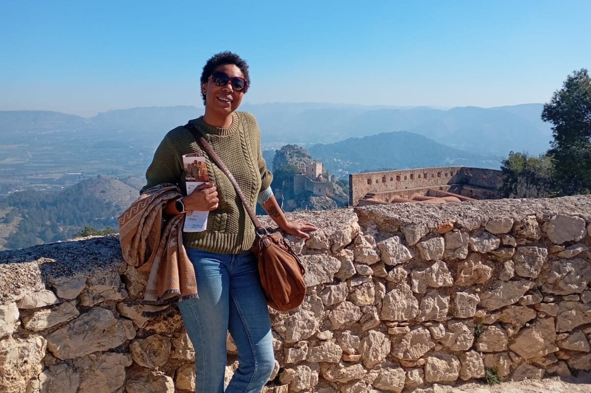 “Dall’Italia in Spagna, qui nessuno mi chiede di dove sono ‘davvero’”: la storia di Francesca
