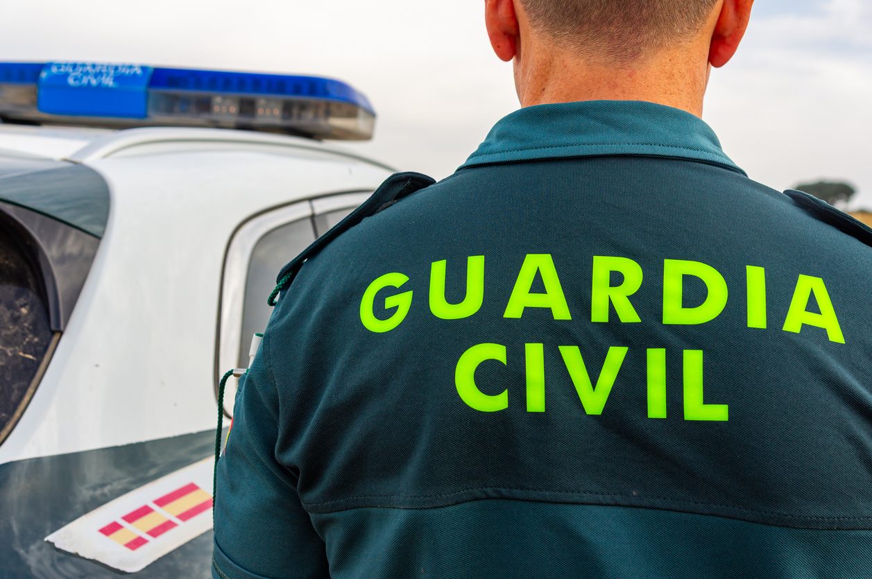 Donna uccisa a coltellate in Spagna vicino a Huelva, rilasciato il compagno: "È estraneo ai fatti"