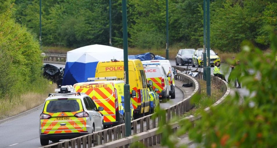 Auto contromano si schianta contro una volante: 7 morti, tra loro due polizotti e cinque giovani