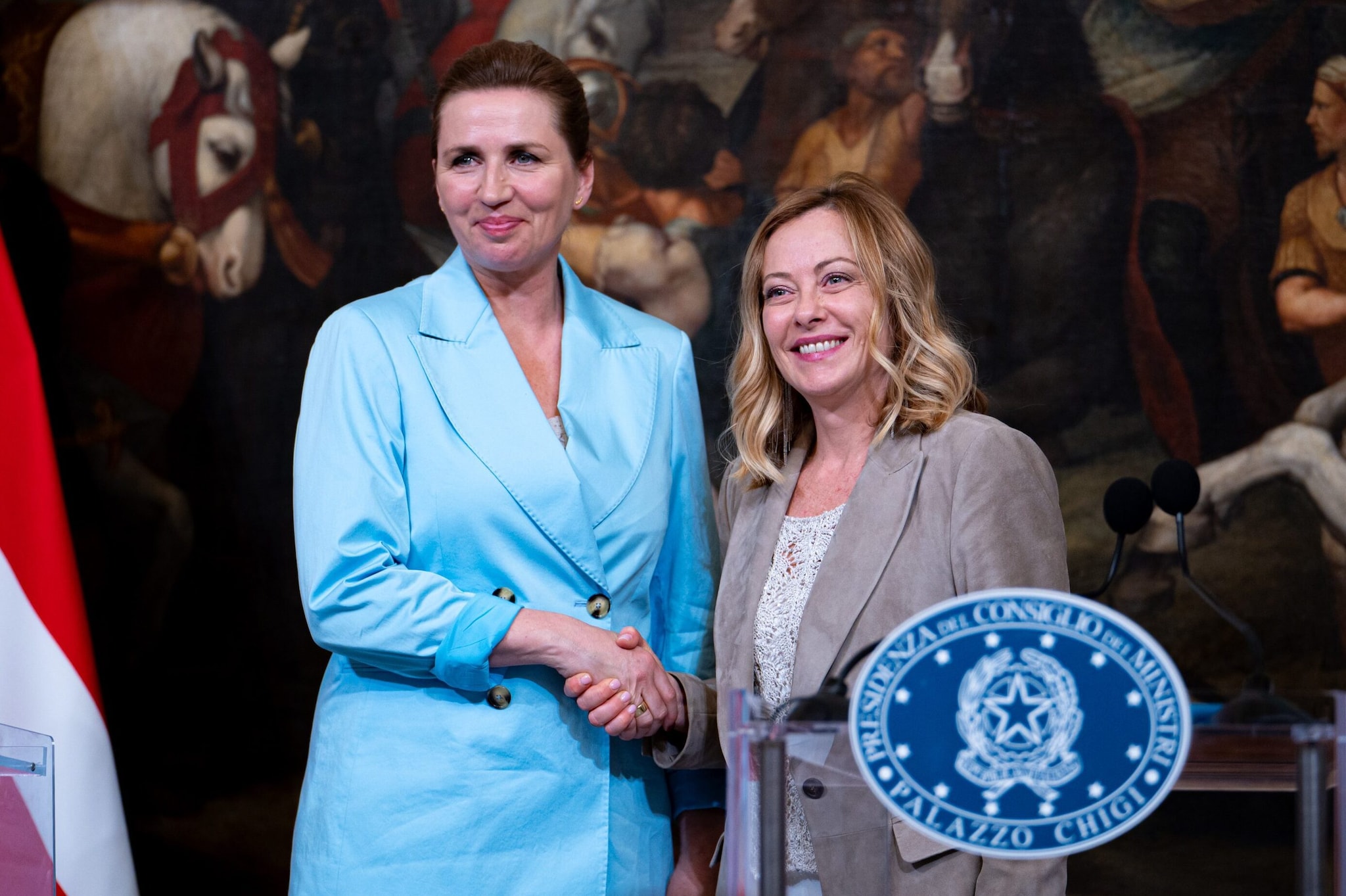Quella tra Meloni e la premier danese Frederiksen è un'alleanza tossica per l'Europa