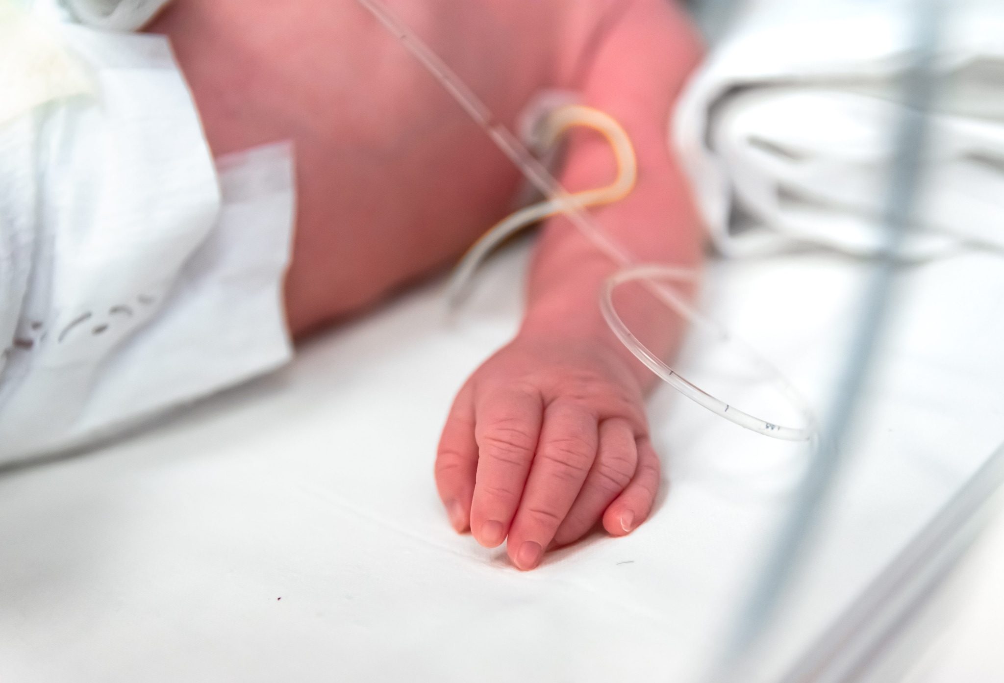 Bimba di 2 mesi muore dopo la corsa in ospedale a Pescara: aperta indagine per omicidio colposo