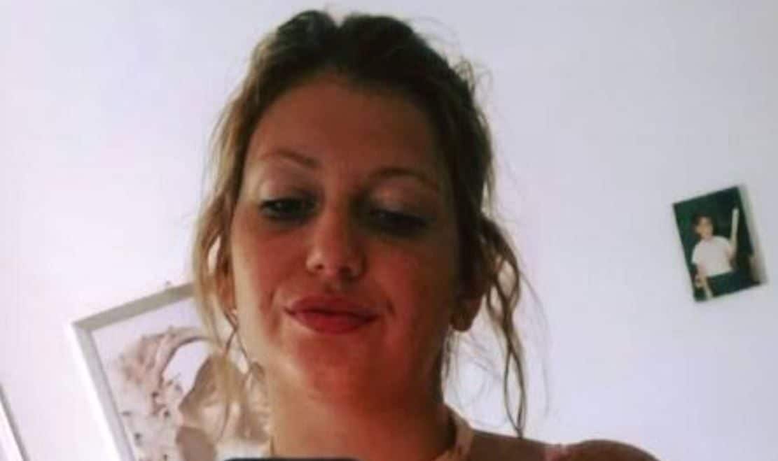 Noemi Impellizzeri trovata impiccata mentre la casa va a fuoco a Riposto, indagato l'amico: non ha chiamato i soccorsi
