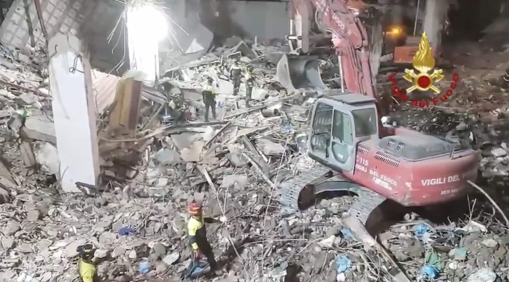 Palazzina crollata a Messina, estratto dalle macerie il corpo della quarta vittima: si cercano ancora 2 dispersi