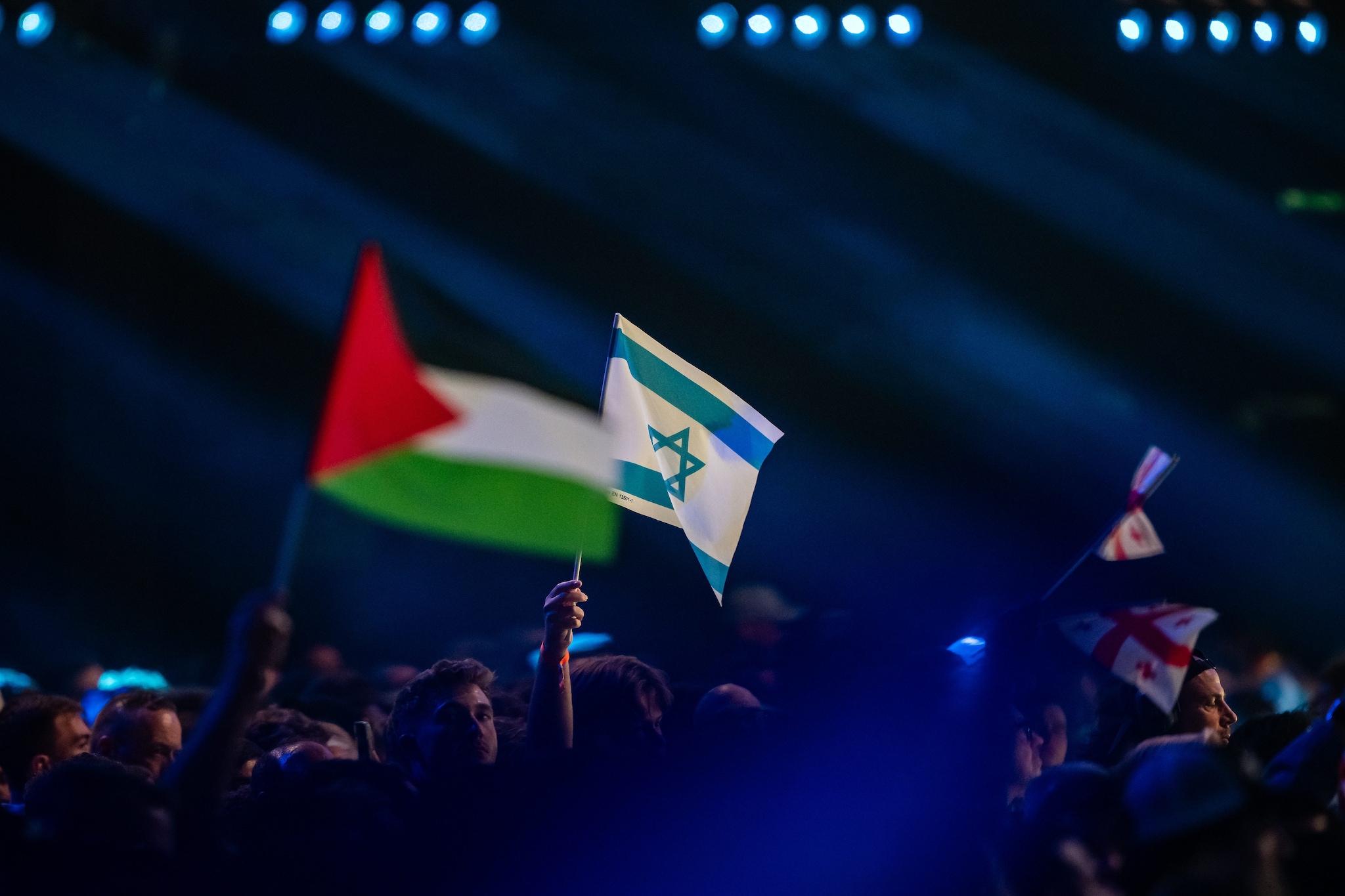Dal 2027 i Paesi in guerra non potranno più ospitare l'Eurovision e cambia l'età minima per partecipare