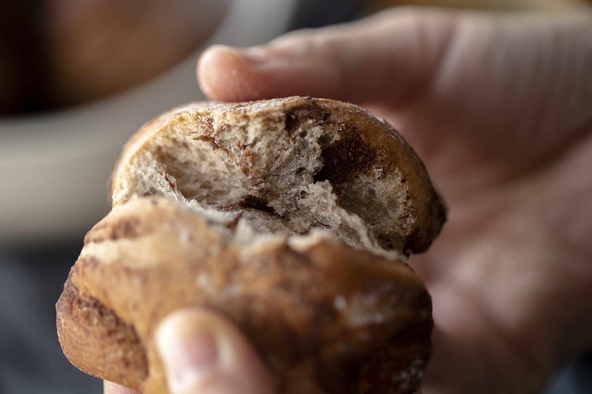 Ago da cucito metallico nel pane: scatta il richiamo del Ministero della Salute. Il lotto dell'allerta