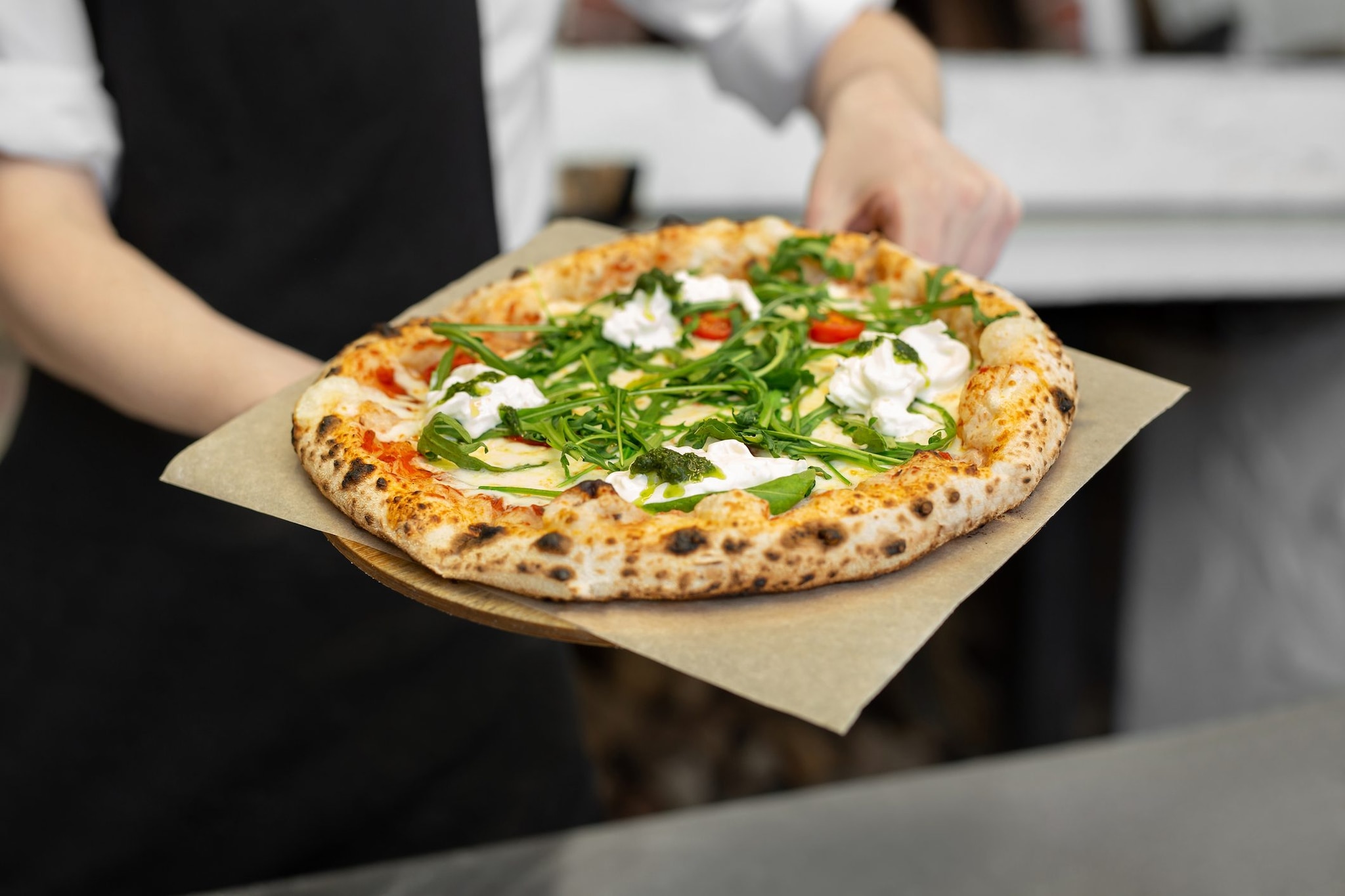 Pizza in ritardo, schiaffeggia il titolare del ristorante e lo manda in ospedale: denunciato a Correggio