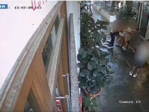 Arrestati due giovani per rapina con spray urticante a Firenze