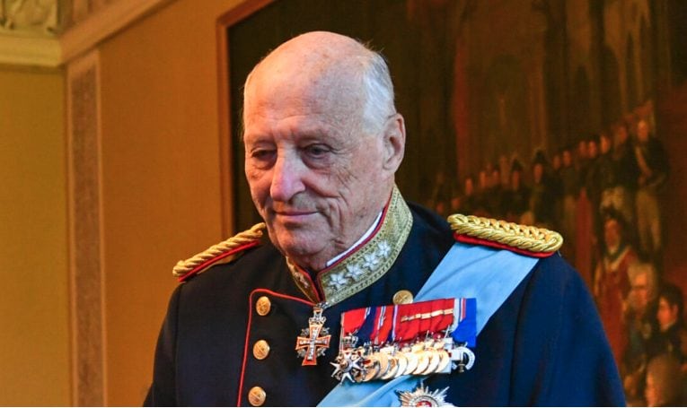 Re Harald V di Norvegia è morto a 89 anni: chi era il sovrano e a chi passerà la sua corona