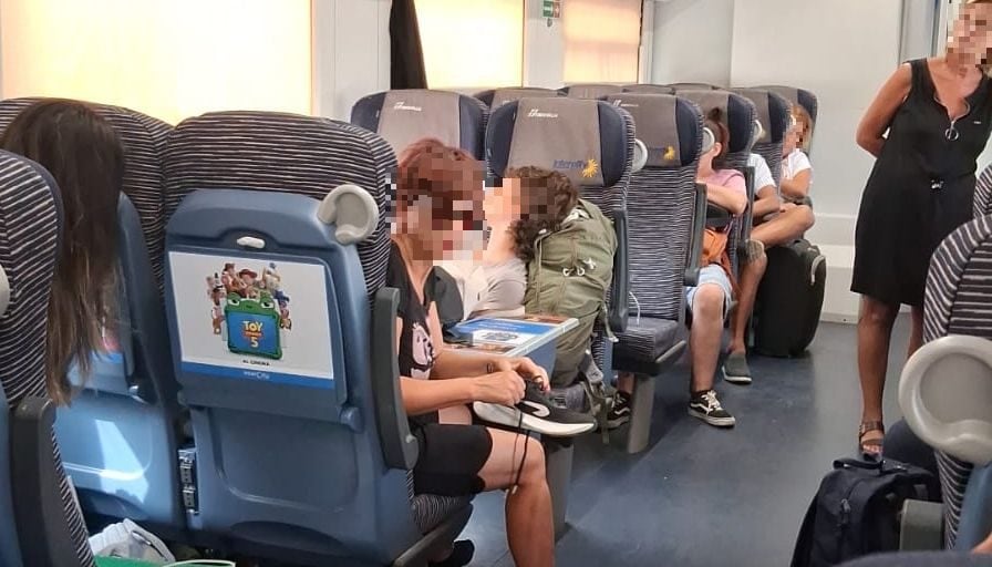 Treno da Siracusa con tre ore di ritardo, la passeggera: "Ponte sullo Stretto? Prima costruiscano le ferrovie in Sicilia"