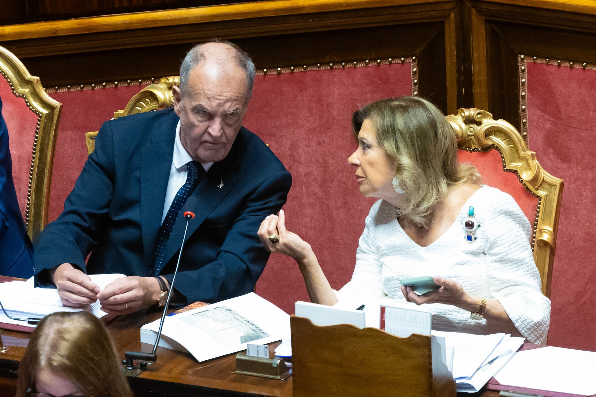 Legge elettorale, centrodestra approva il compromesso sulle preferenze in Senato. Schlein: "Meloni ha perso la faccia"