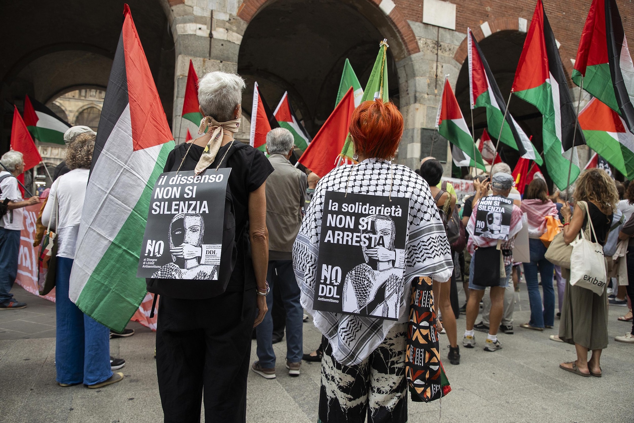 Chi ha il busto di Mussolini vuole insegnarci l'antisemitismo? Quel DDL è bavaglio sulla Palestina