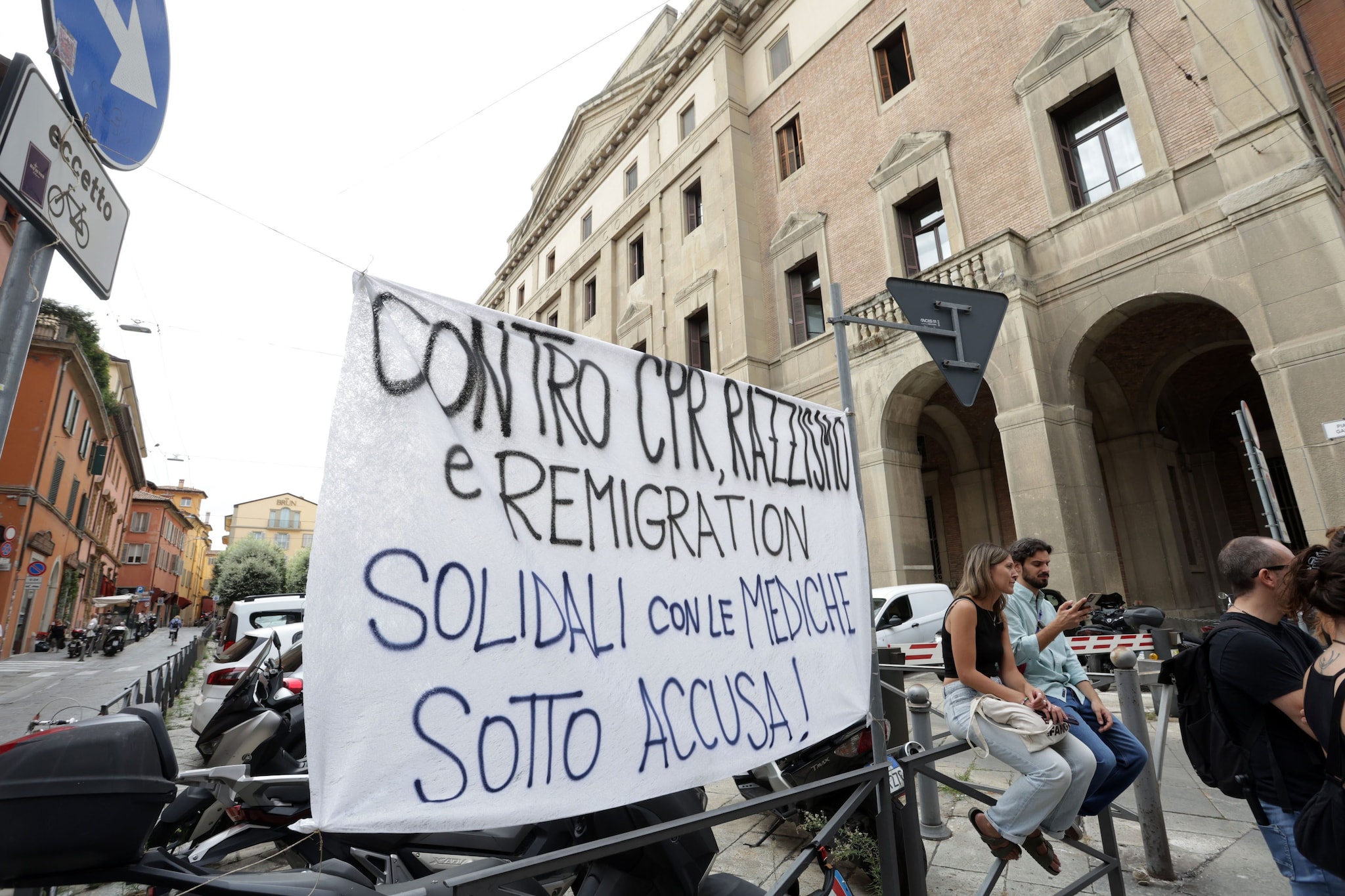 Certificati anti-Cpr, legale medico indagato: "Il vero problema sono le idoneità firmate in maniera sbrigativa"