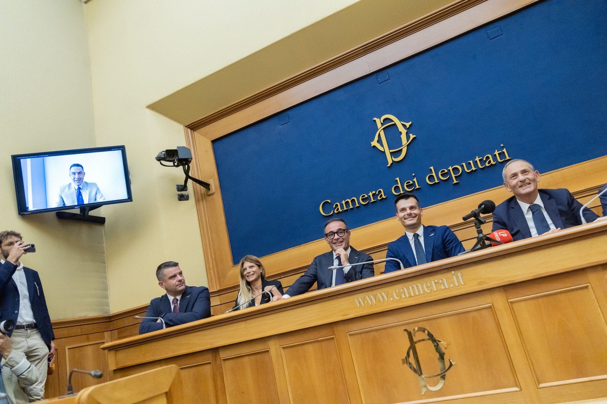 Calderone passa da Forza Italia a Futuro Nazionale: "In Vannacci ho rivisto l'umanità di Berlusconi"