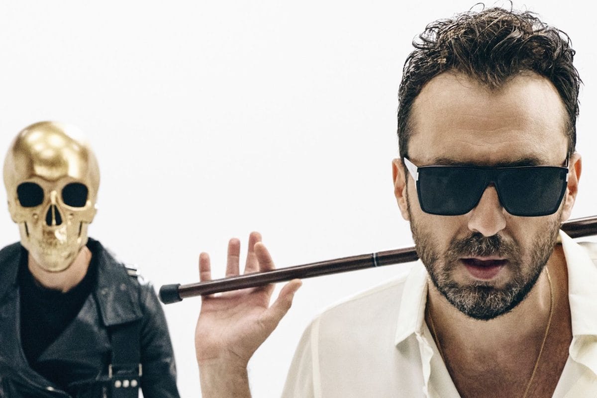 Testo e significato di "Paparazzi", Cesare Cremonini cambia pelle e canta il paradosso della verità