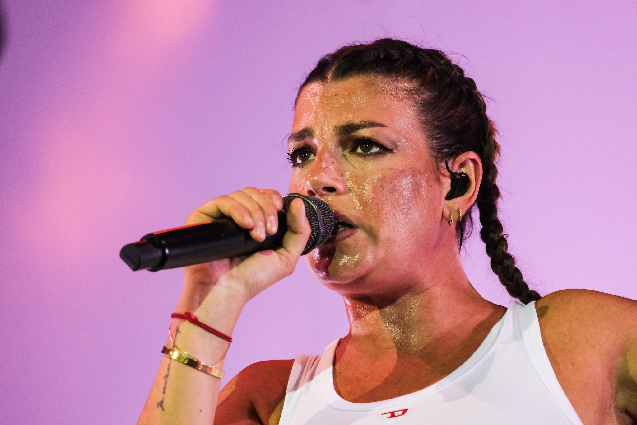 Annullato il concerto di Emma Marrone a Milano per maltempo: "Sono shockata"