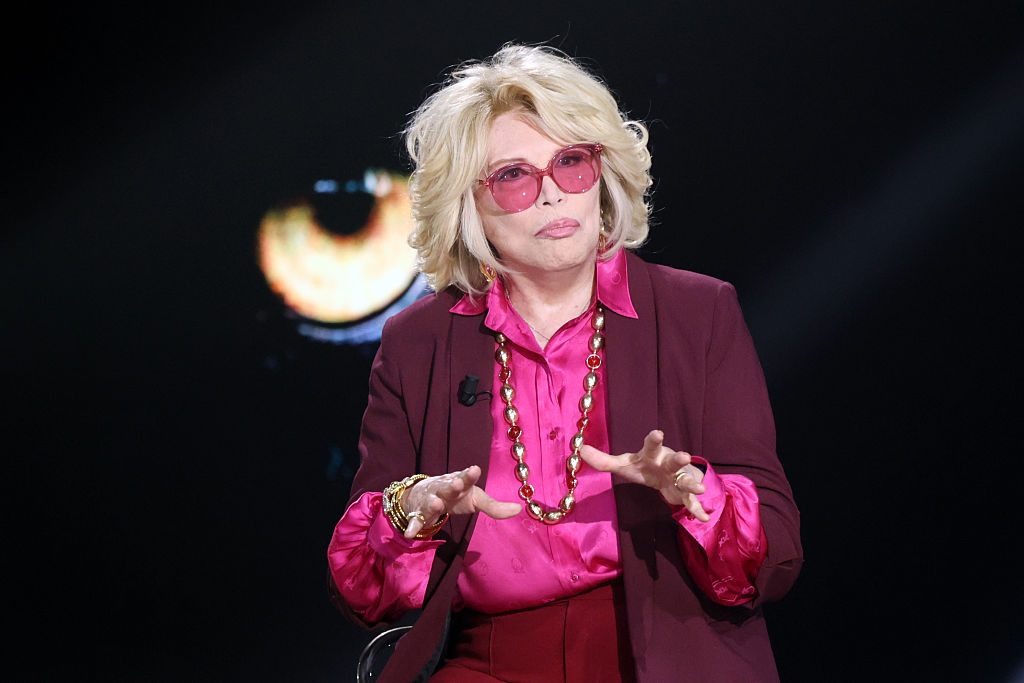 Amanda Lear accusa Miley Cyrus di averle copiato il brano The Sphinx